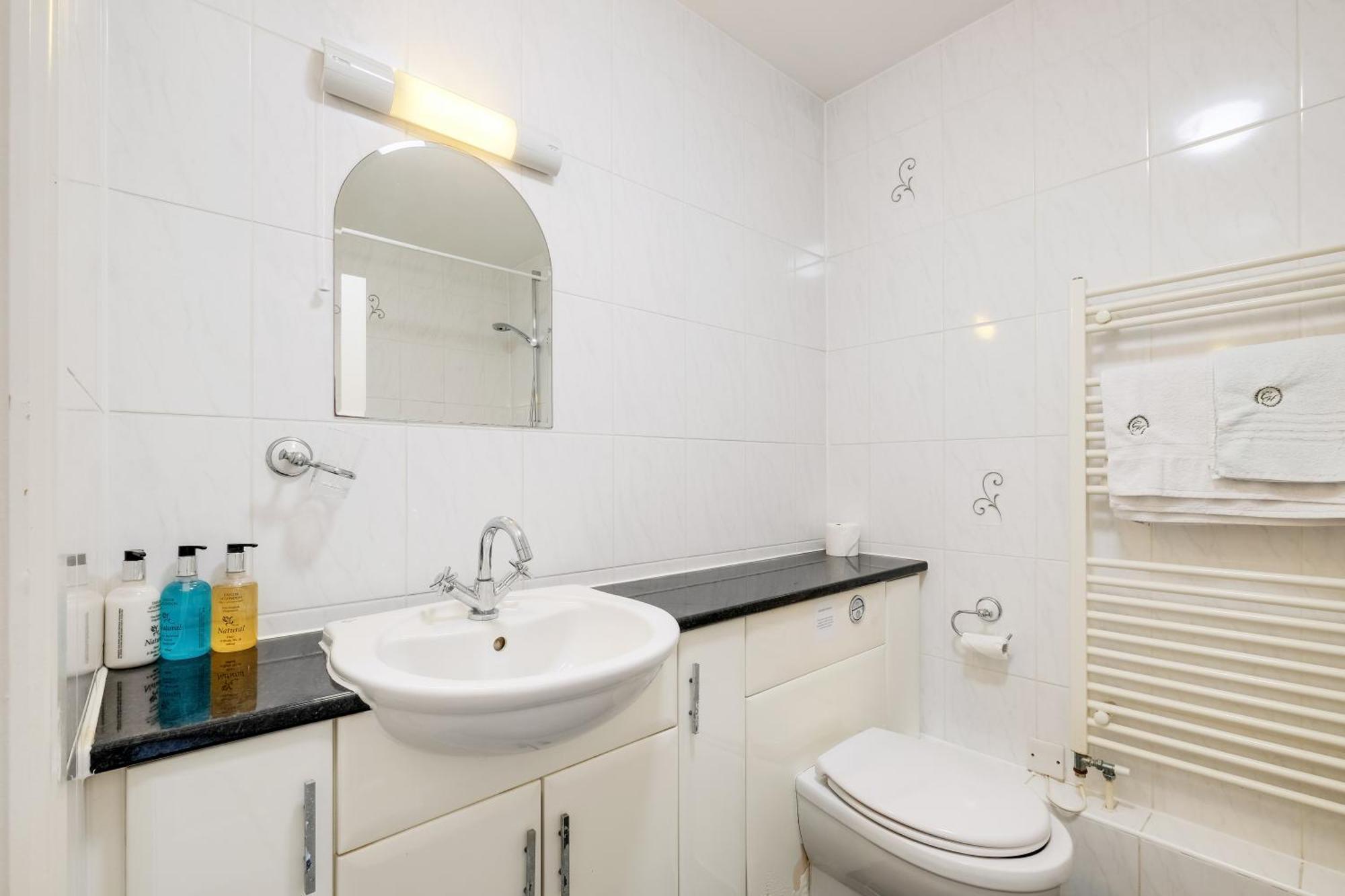 Charles House - Windsor Castle Hotel Ngoại thất bức ảnh
