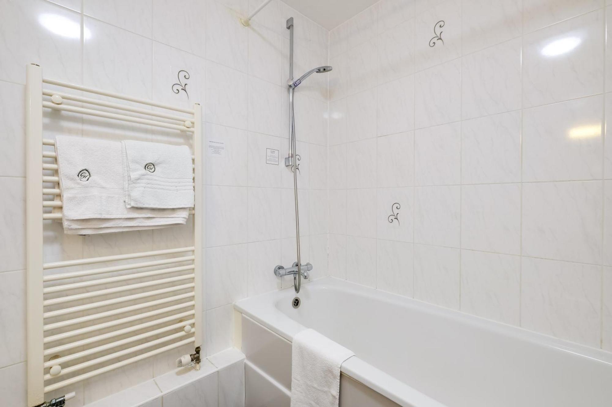 Charles House - Windsor Castle Hotel Ngoại thất bức ảnh