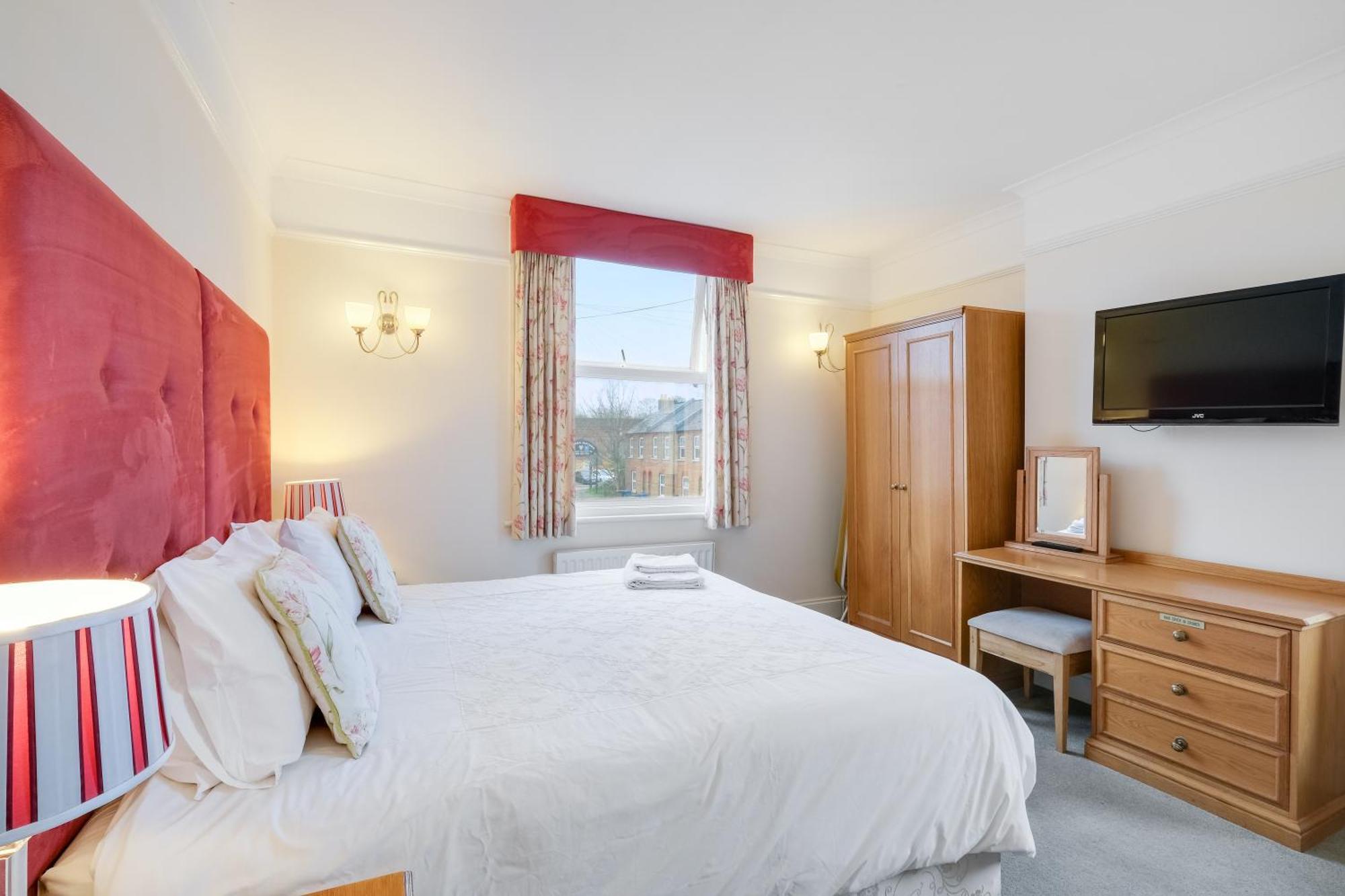 Charles House - Windsor Castle Hotel Ngoại thất bức ảnh