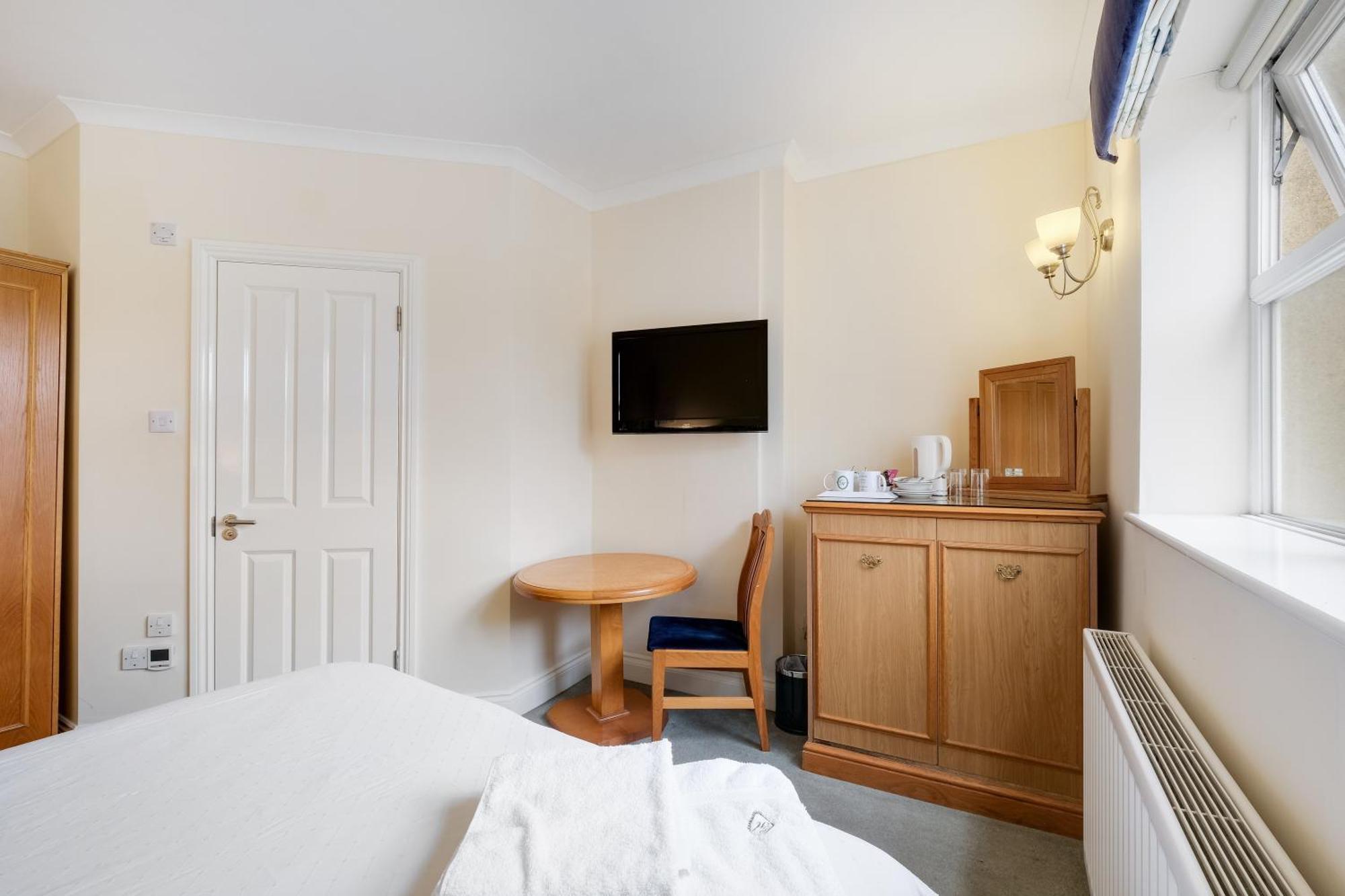 Charles House - Windsor Castle Hotel Ngoại thất bức ảnh